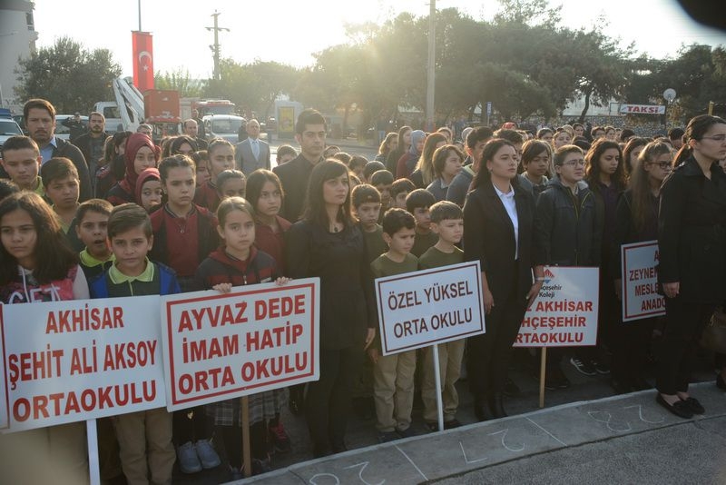 10 Kasım Atatürk'ü Anma Günü Çelenk Sunma Töreni Foto Galeri 69