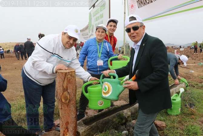 Akhisar'da 11 milyon ağaç etkinliği düzenlendi foto galerisi 135