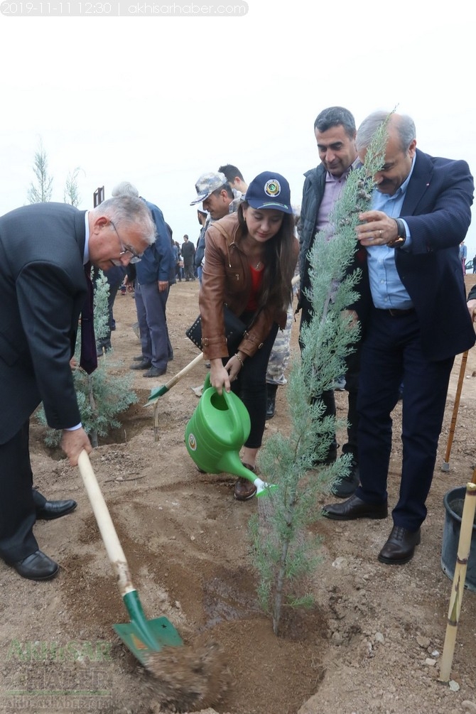 Akhisar'da 11 milyon ağaç etkinliği düzenlendi foto galerisi 71