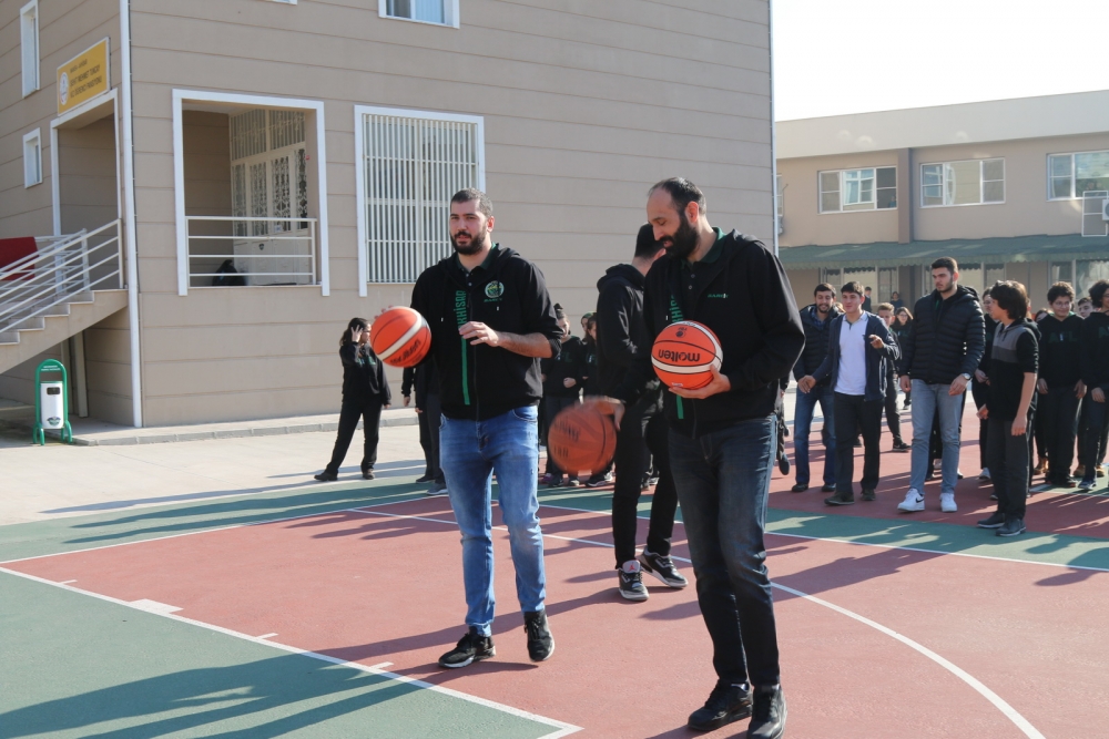 Akhisar Belediye Basket takımı, Akhisar Fen Lisesi öğrencileri ile buluş 55