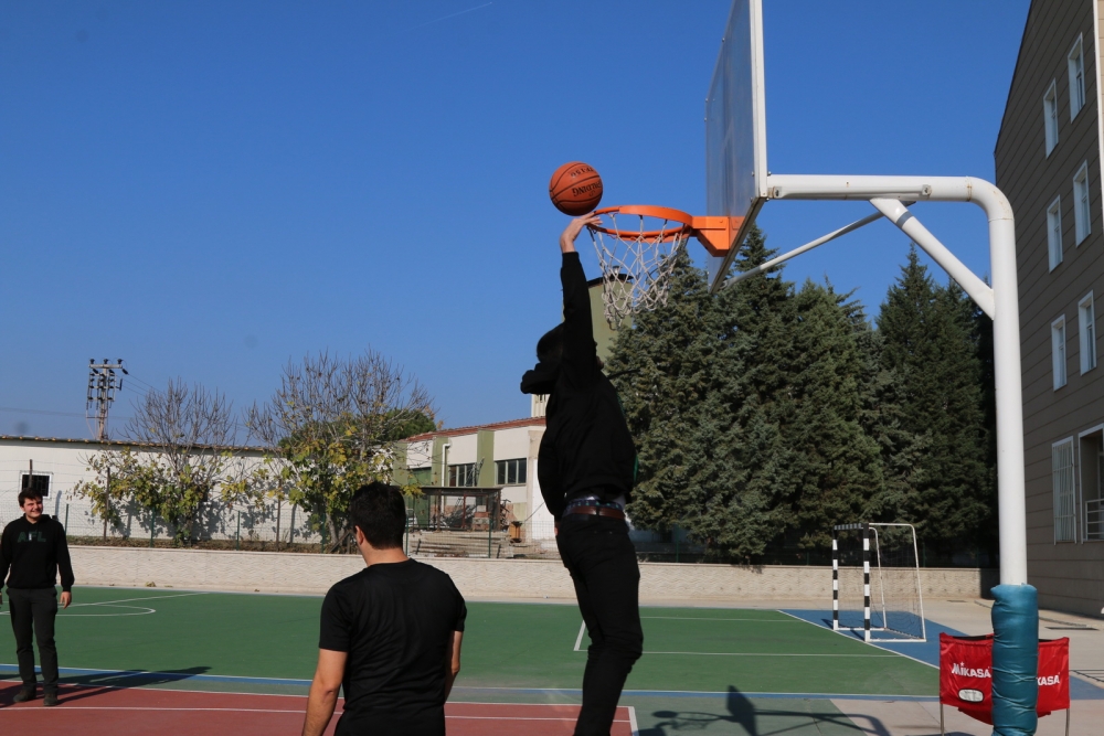 Akhisar Belediye Basket takımı, Akhisar Fen Lisesi öğrencileri ile buluş 64