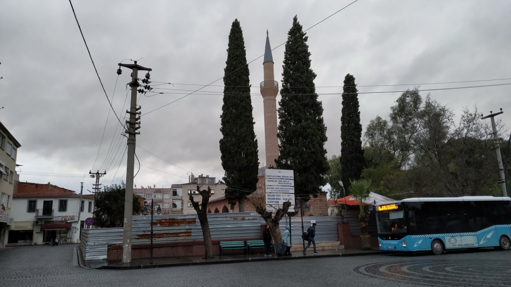 Akhisar Gülruh Yeni Camii restorasyon çalışmaları devam ediyor 3