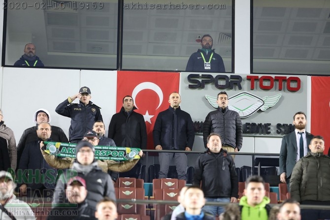 TFF 1.Lig, Akhisarspor, E.G. Menemenspor ilk devre fotoğrafları 26