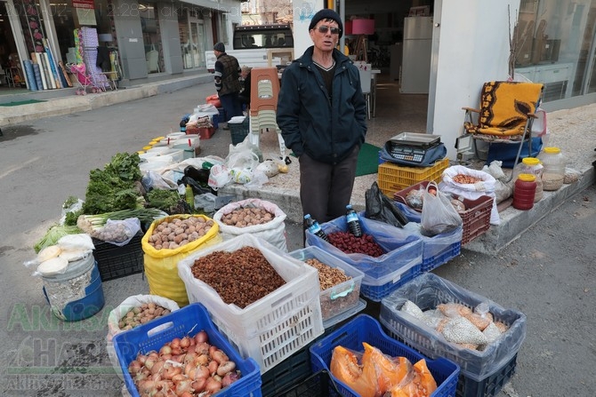 Akhisar'da Çarşamba günleri kurulan köylü pazarından objektiflerimi 35