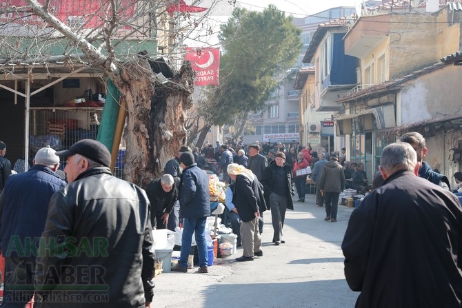 Akhisar'da Çarşamba günleri kurulan köylü pazarından objektiflerimi 53