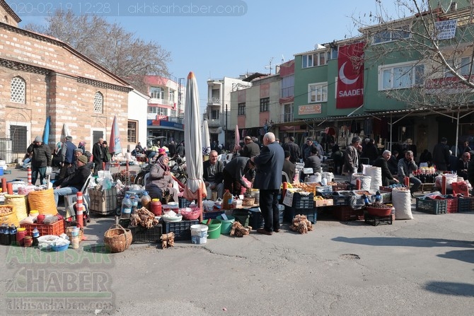 Akhisar'da Çarşamba günleri kurulan köylü pazarından objektiflerimi 54