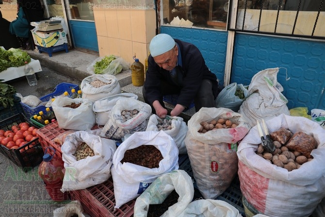 Akhisar'da Çarşamba günleri kurulan köylü pazarından objektiflerimi 82