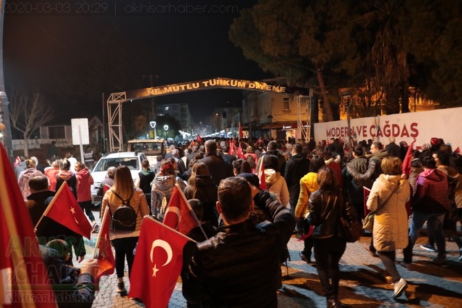 3 Mart 2020 tarihli Akhisar şehitler için yapılan yürüyüş tüm fotoğrafla 116