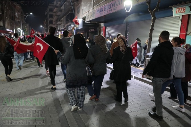 3 Mart 2020 tarihli Akhisar şehitler için yapılan yürüyüş tüm fotoğrafla 118