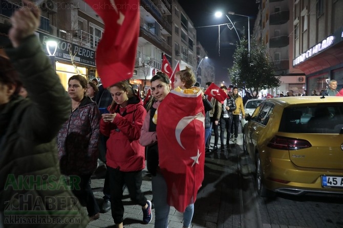 3 Mart 2020 tarihli Akhisar şehitler için yapılan yürüyüş tüm fotoğrafla 120