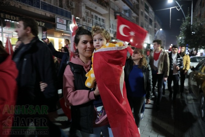 3 Mart 2020 tarihli Akhisar şehitler için yapılan yürüyüş tüm fotoğrafla 121