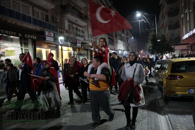 3 Mart 2020 tarihli Akhisar şehitler için yapılan yürüyüş tüm fotoğrafla 124