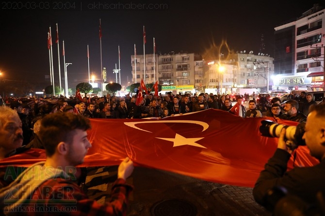 3 Mart 2020 tarihli Akhisar şehitler için yapılan yürüyüş tüm fotoğrafla 18