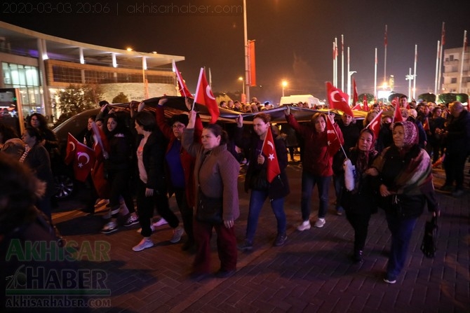 3 Mart 2020 tarihli Akhisar şehitler için yapılan yürüyüş tüm fotoğrafla 20