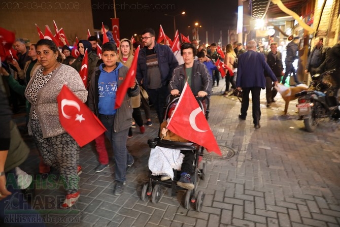 3 Mart 2020 tarihli Akhisar şehitler için yapılan yürüyüş tüm fotoğrafla 27