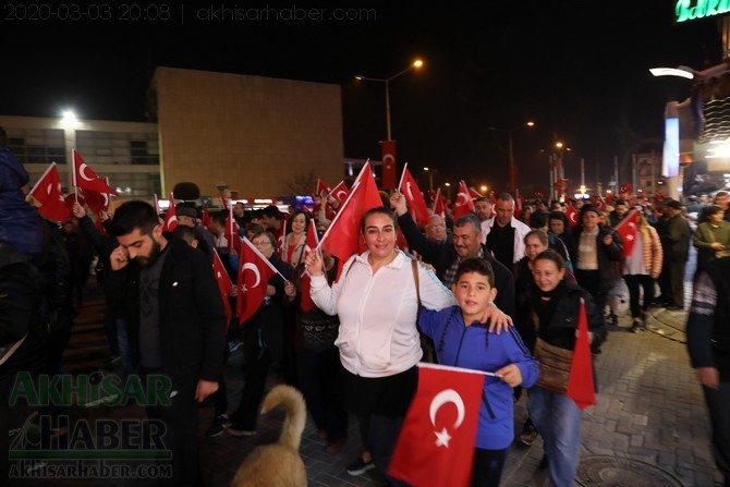 3 Mart 2020 tarihli Akhisar şehitler için yapılan yürüyüş tüm fotoğrafla 28