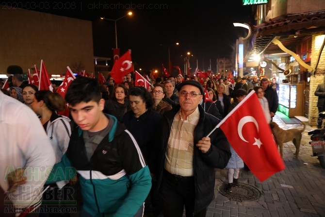 3 Mart 2020 tarihli Akhisar şehitler için yapılan yürüyüş tüm fotoğrafla 30