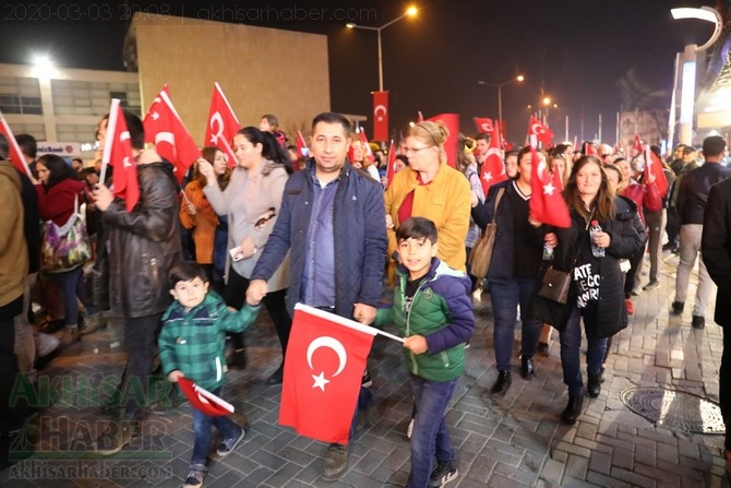 3 Mart 2020 tarihli Akhisar şehitler için yapılan yürüyüş tüm fotoğrafla 33