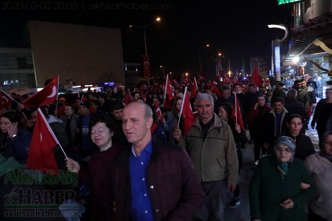 3 Mart 2020 tarihli Akhisar şehitler için yapılan yürüyüş tüm fotoğrafla 35