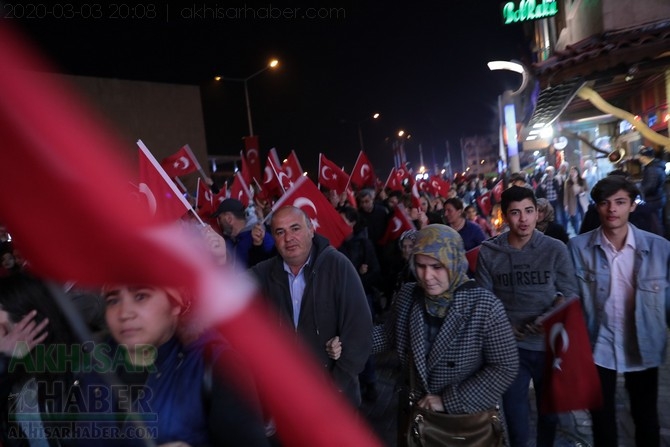 3 Mart 2020 tarihli Akhisar şehitler için yapılan yürüyüş tüm fotoğrafla 39