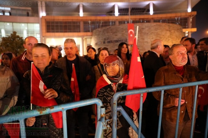 3 Mart 2020 tarihli Akhisar şehitler için yapılan yürüyüş tüm fotoğrafla 4