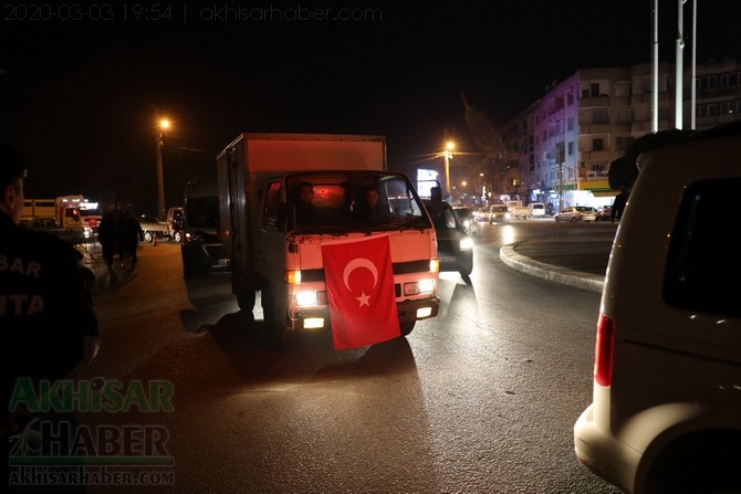 3 Mart 2020 tarihli Akhisar şehitler için yapılan yürüyüş tüm fotoğrafla 8