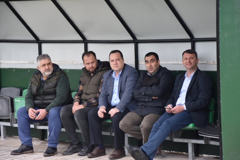 Belediye Başkanı Besim Dutlulu'dan, Akhisarspor'a ziyaret 8