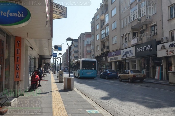 Koronavirüs tedbirleri kapsamında 14 Nisan Akhisar Sokak ve caddeleri bö 10