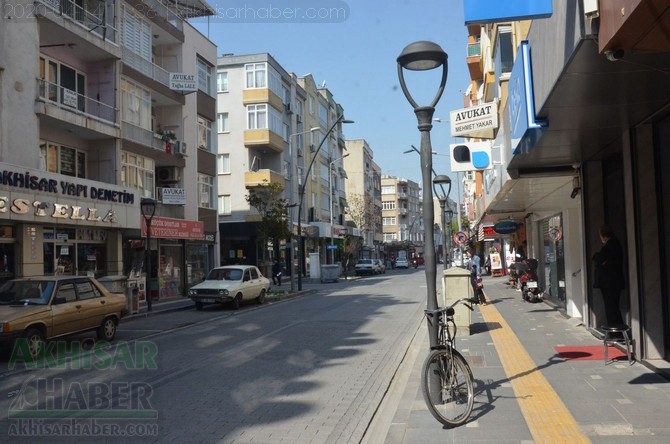 Koronavirüs tedbirleri kapsamında 14 Nisan Akhisar Sokak ve caddeleri bö 12