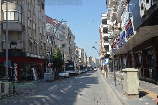 Koronavirüs tedbirleri kapsamında 14 Nisan Akhisar Sokak ve caddeleri bö 13