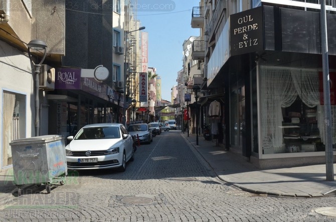 Koronavirüs tedbirleri kapsamında 14 Nisan Akhisar Sokak ve caddeleri bö 15