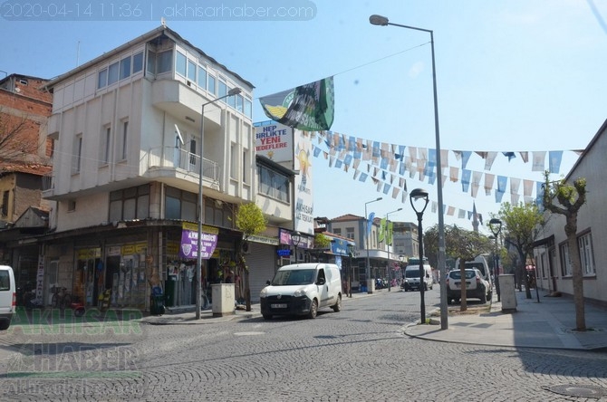 Koronavirüs tedbirleri kapsamında 14 Nisan Akhisar Sokak ve caddeleri bö 18