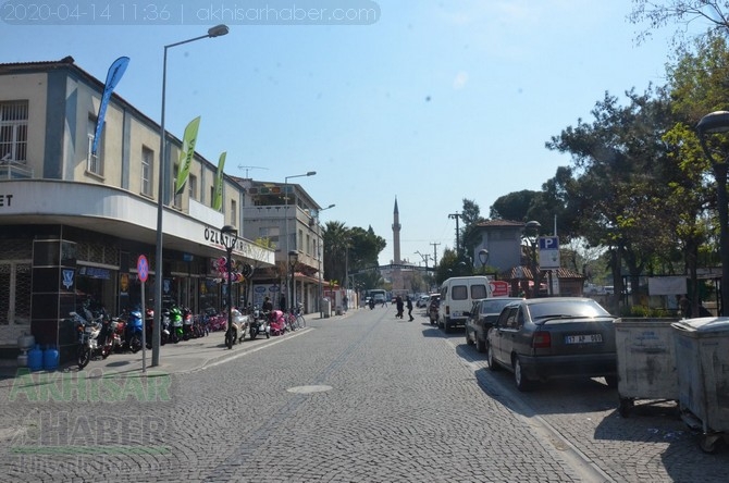 Koronavirüs tedbirleri kapsamında 14 Nisan Akhisar Sokak ve caddeleri bö 21