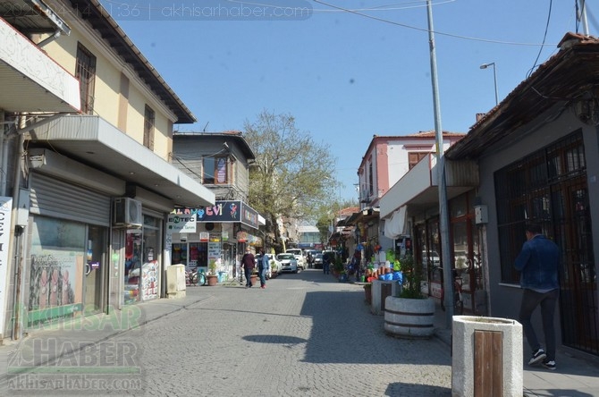 Koronavirüs tedbirleri kapsamında 14 Nisan Akhisar Sokak ve caddeleri bö 23