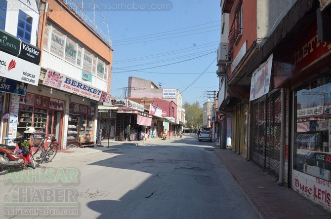 Koronavirüs tedbirleri kapsamında 14 Nisan Akhisar Sokak ve caddeleri bö 32