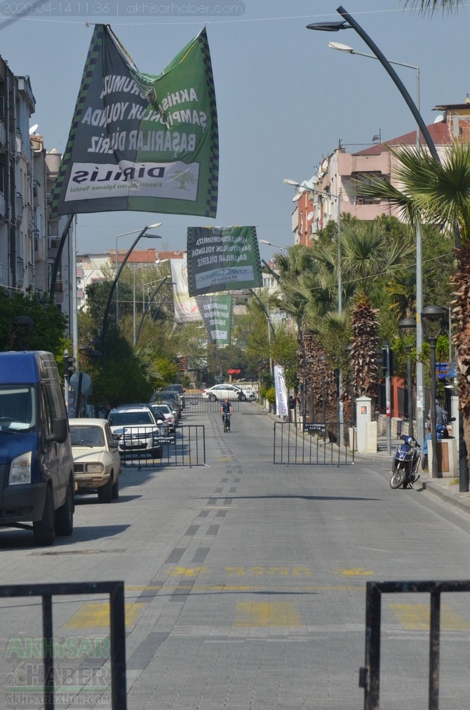 Koronavirüs tedbirleri kapsamında 14 Nisan Akhisar Sokak ve caddeleri bö 47