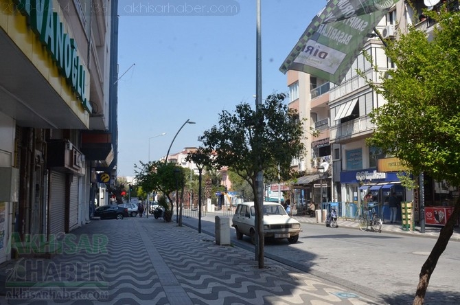 Koronavirüs tedbirleri kapsamında 14 Nisan Akhisar Sokak ve caddeleri bö 49