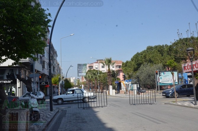 Koronavirüs tedbirleri kapsamında 14 Nisan Akhisar Sokak ve caddeleri bö 50