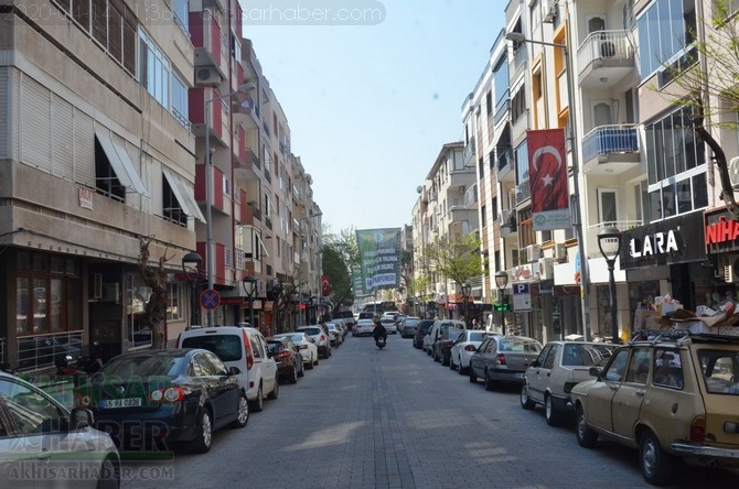 Koronavirüs tedbirleri kapsamında 14 Nisan Akhisar Sokak ve caddeleri bö 54