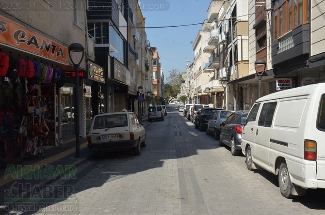 Koronavirüs tedbirleri kapsamında 14 Nisan Akhisar Sokak ve caddeleri bö 55