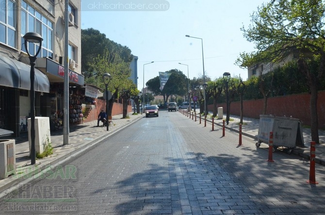 Koronavirüs tedbirleri kapsamında 14 Nisan Akhisar Sokak ve caddeleri bö 58