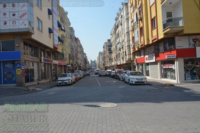 Koronavirüs tedbirleri kapsamında 14 Nisan Akhisar Sokak ve caddeleri bö 61