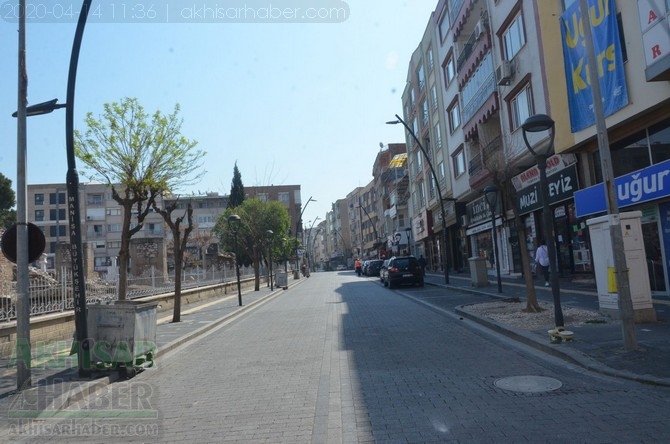 Koronavirüs tedbirleri kapsamında 14 Nisan Akhisar Sokak ve caddeleri bö 63