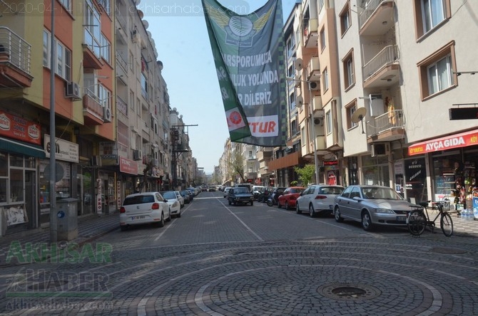 Koronavirüs tedbirleri kapsamında 14 Nisan Akhisar Sokak ve caddeleri bö 64