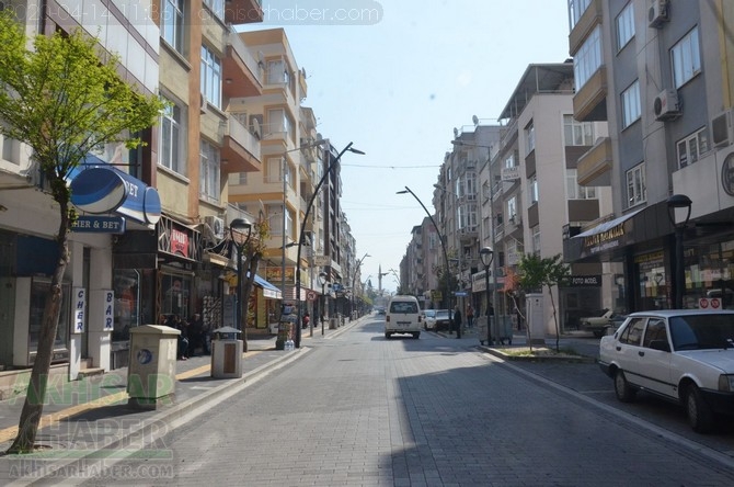 Koronavirüs tedbirleri kapsamında 14 Nisan Akhisar Sokak ve caddeleri bö 8