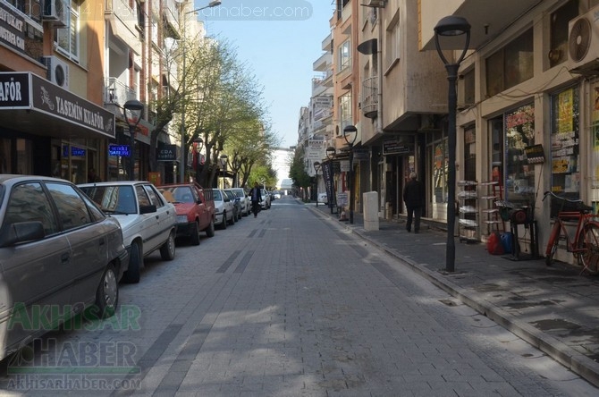 Koronavirüs tedbirleri kapsamında 14 Nisan Akhisar Sokak ve caddeleri bö 9