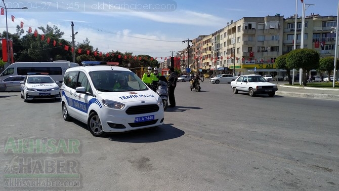 Akhisar'da 27 Nisan'da sokak ve caddeler doldu taştı 14