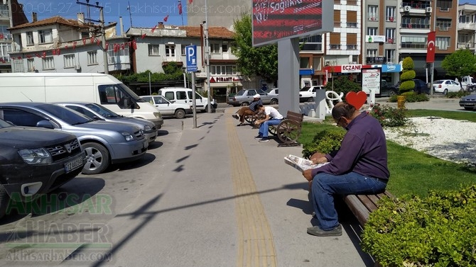 Akhisar'da 27 Nisan'da sokak ve caddeler doldu taştı 16