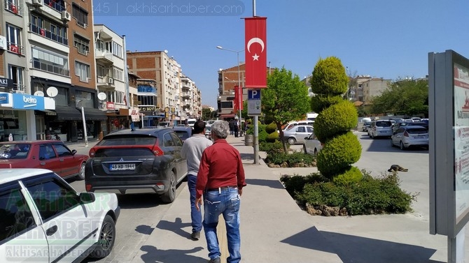 Akhisar'da 27 Nisan'da sokak ve caddeler doldu taştı 17