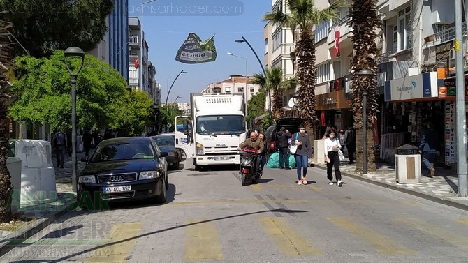 Akhisar'da 27 Nisan'da sokak ve caddeler doldu taştı 29